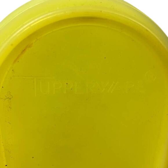 Vintage Tupperware Yellow Store N Pour 32oz Pourable Container Lid Pitcher - Picture 3 of 5